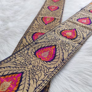 Acabamento em tecido indiano, renda jacquard, padrões em formato de coração, base dourada, borda de sari, renda artesanal, acabamento multicolorido, renda para decoração de casa - Lace935