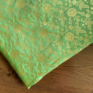 indian brocade, brocade fabric, green and gold brocade, brocade by the yard, banarasi fabric, india brocade - half yard, 1 yard - br240