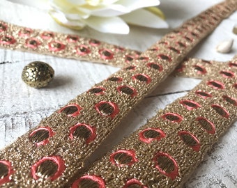 indisch lint, saree-kant, lichte perzikkleurige stippen, gouden kant, draadwerkversieringen, sari-randen, geometrische versieringen, trim op maat gesneden, ambacht - Lace554