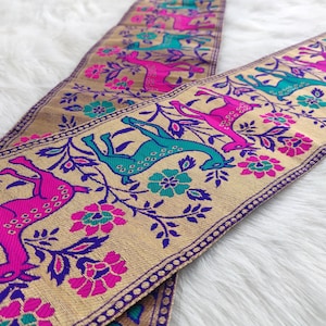 Acabamento em tecido indiano, renda jacquard, motivo de veado, florais, borda de sari rosa e azul, renda artesanal, acabamento multicolorido, renda para decoração de casa - Lace934
