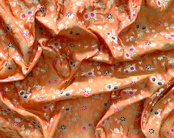 brokaatstof, bloemmotief, rood en geel brokaat, brokaat op maat gesneden, iriserende stof, india brokaat-halve werf, 1 werf - br216