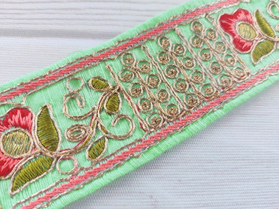 幾何学模様の刺繍入りサリー 幾何学模様の刺繍入りサリー