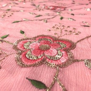 tissu indien brodé, chinon par cour, chemisier saree, matériel vestimentaire en Inde, broderie florale, tissu indien, dupatta - HALF YARD - emb184