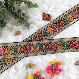 Indische Spitze, flaschengrüne Borte, Sari Borte, bunte Fadenarbeit, Pailletten, florale Motive, Basteln, Spitzenbatist - lace1135