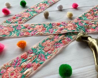 sari-rand, perzikkleurige kant, geborduurde rand, boho-versiering, Indiase veters, Indiase rand op maat gesneden, bloemen, decoratief, ambachtelijke rand - Lace1000