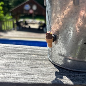 Ice cream cone magnet