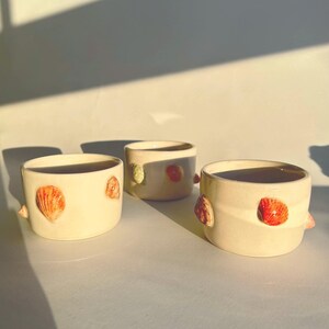 Handgemachte Muschel Tasse, Ozean inspirierte Muschel Tasse, 3D Küstenkeramik Becher, Süßes Strand Haus Dekor Geschenk, 200ml