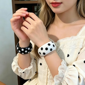 黒のアクリルバングル - Etsy 日本