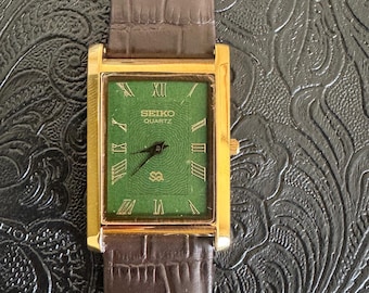 ヴィンテージSEIKO タンク　ストラップ電池新品 ヴィンテージセイコータンクウォッチ：グリーン文字盤、新品電池、新品