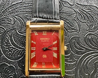 Vintage Seiko tankhorloge: rode wijzerplaat, nieuwe batterij en nieuwe band