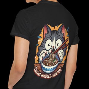 Anime Nudel Fan T-Shirt, Unisex T-Shirt, Geschenk für Katzenliebhaber, T-Shirt zum Feiern jeder Nudelkatze, Lustiges Tiershirt, Süßes Katzen T-Shirt,