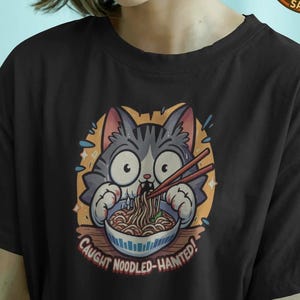 Roupa casual, camiseta de fã de macarrão de anime, camiseta de fã de mangá, presente para amantes de animais, camiseta unissex de algodão pesado, macarrão de gato fofo, camiseta de mangá, camisa de mangá