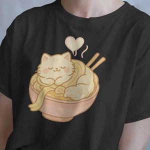 Roupa casual, camiseta unissex de algodão pesado com estampa de gato fofo, camiseta de anime, camiseta para fãs de macarrão de anime, camiseta divertida, presente para amantes de animais