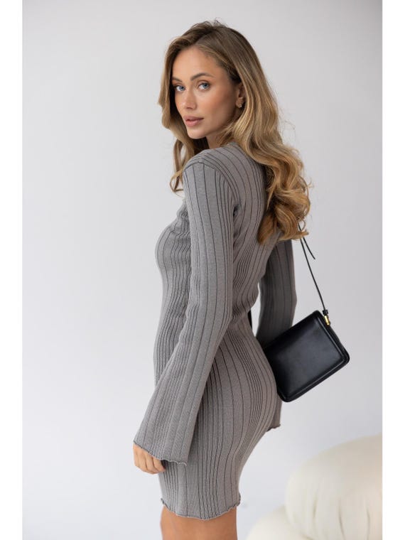 knit dress small THE ANNALEE RIBBED MINI SWEATER DRESS IN BROWN X-Large
