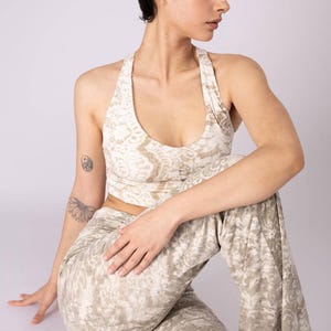 Shanti Yoga Set – Bamboo Gym Pants & Crop Top | High Waist Leggings | Tribal Lounge Wear Set | Natural Active Wear