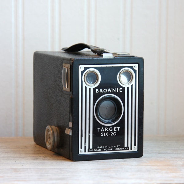 Kodak Brownie, Vintage Camera, 1940s, Kodak brownie Model Target Six-20 box camera, home decor, set design