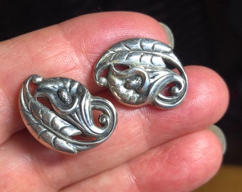 Vintage sterling silver Earrings Calla Lilly Floral  - Screw back