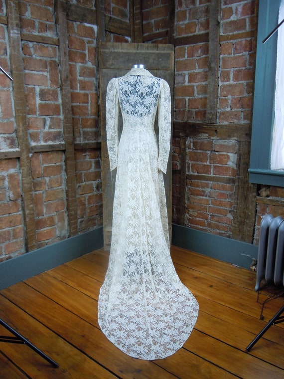 The Pearl 1930s Wedding Gown