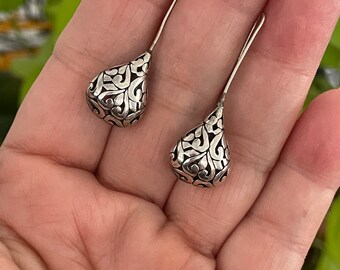 Sterling silver Puffy Drop Earrrings Vintage