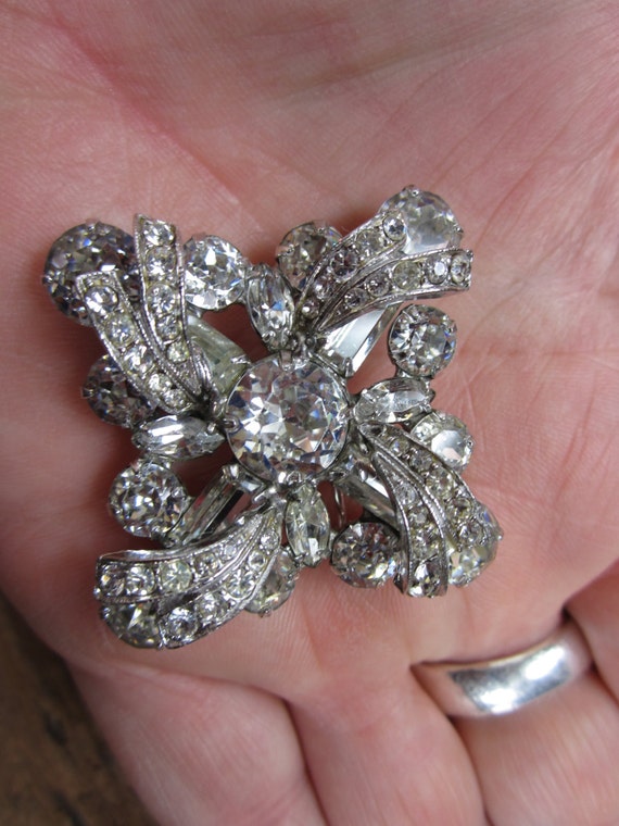 Vintage Brooch. Rhinestone Pin. Bow Tie Pin