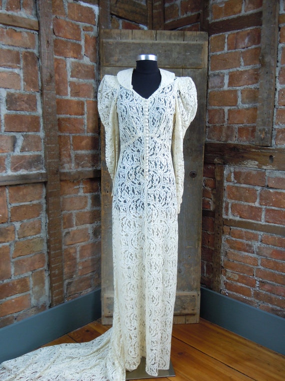 1930s Wedding Gown / Lace Wedding Gown Dress Butt… - image 2