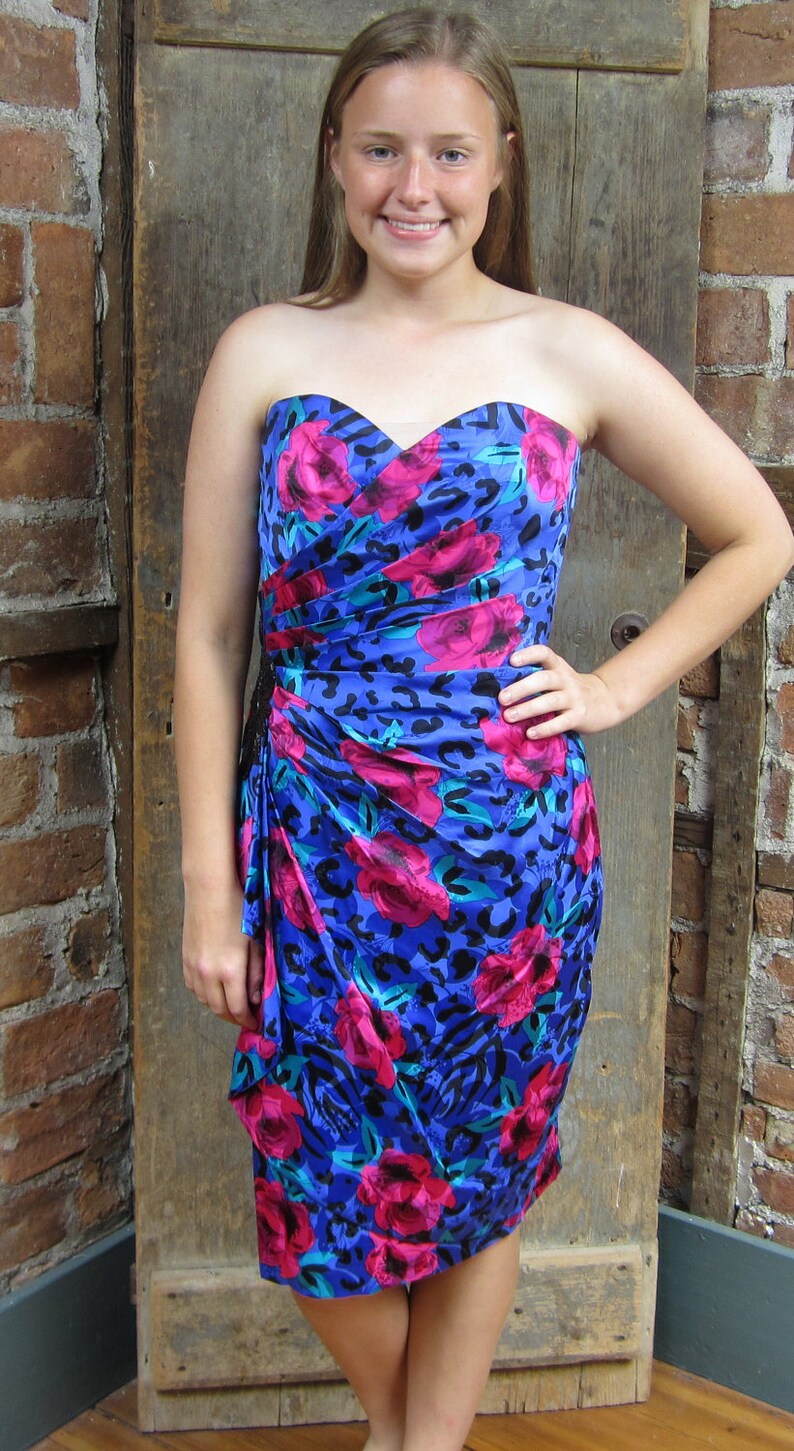 Vintage 1980s Silk Dress Wiggle Dress Strapless Dress Purple-Red Sweet heart Boned Bodice ruched waist