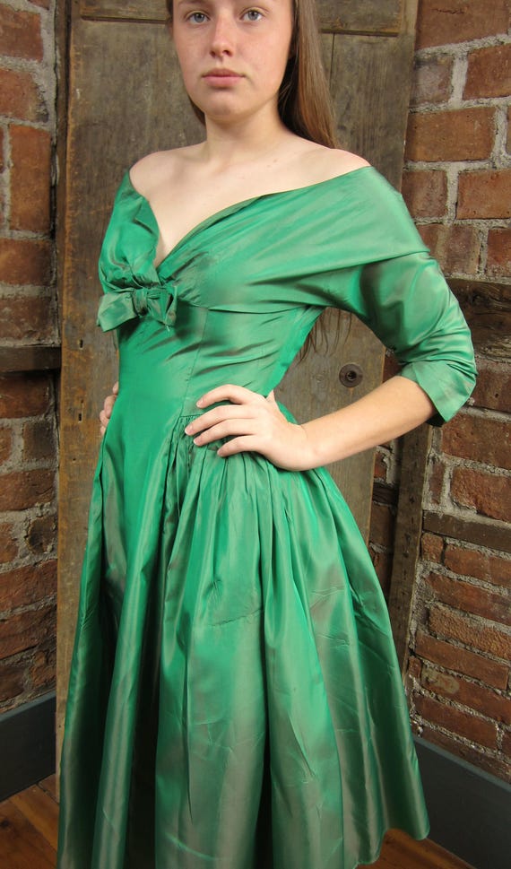 emerald green rockabilly dress Heart of Haute Emerald Green Suzette Swing Dress main image 0
