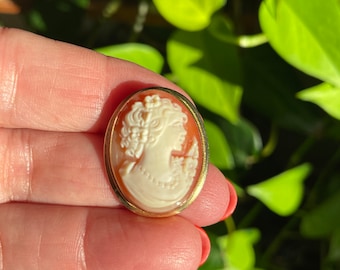 14K gold Cameo Pin Brooch Pendant Antique