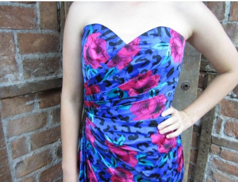 Vintage 1980s Silk Dress Wiggle Dress Strapless Dress Purple-Red Sweet heart Boned Bodice ruched waist