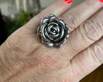 Sterling silver Rose Large Statement Ring - Vintage 1970s 3-D Size 8