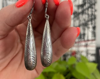 Sterling silver Puffy Drop Earrrings Vintage Teardrop