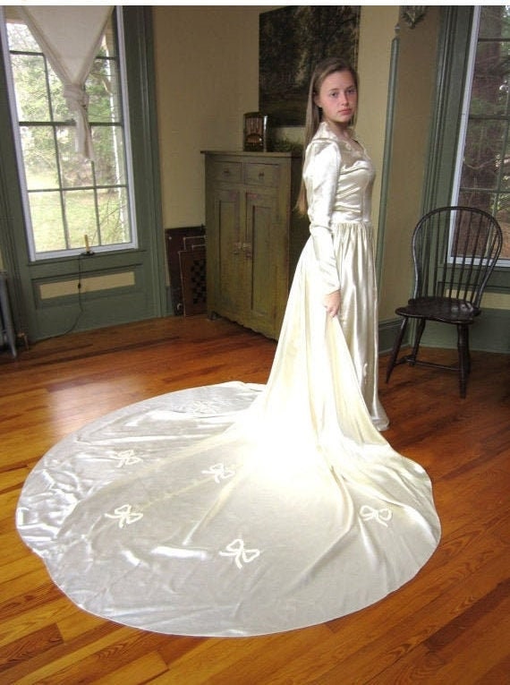 1940s Ivory Wedding Dress Gown