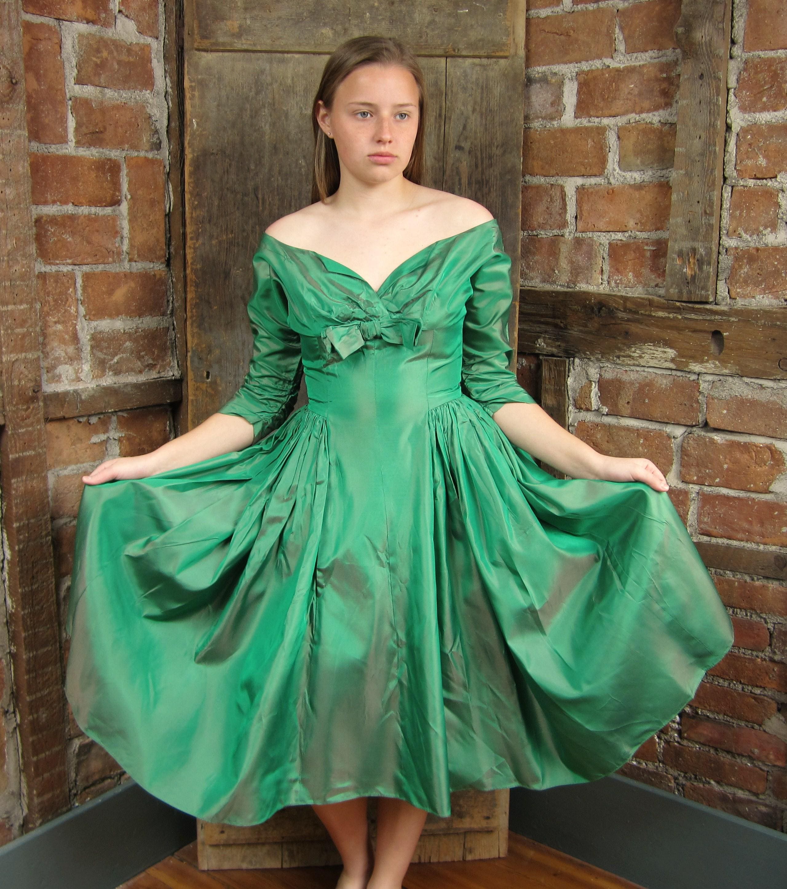 green emerald velvet dress Valentina Alpine Green Vintage 1950s Style Dress Vintage Dress main image 1