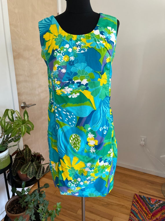 1960s Floral  Dress. Water and floral. Sheath dres