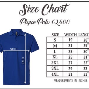 K&ouml;nnte beinhalten: K&ouml;nigsblaues Pique-Poloshirt mit Gr&ouml;&szlig;entabelle. Die Tabelle zeigt Ma&szlig;e in Zoll f&uuml;r die Gr&ouml;&szlig;en S bis 4XL, mit Breiten von 48,26 cm bis 78,74 cm und L&auml;ngen von 72,39 cm bis 85,73 cm.