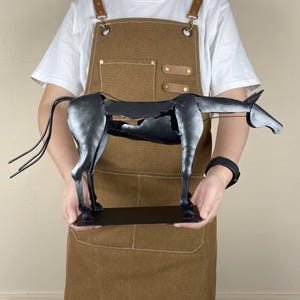 Hand-Painted Metal Horse Sculpture: Modern Iron Art Desk Figurine