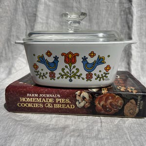 Vintage CorningWare 1975 Country Festival Casserole Dish | 1.5 Qt Baking Dish with Lid, 1970s Cottagecore Kitchen Decor, Vintage Bakeware