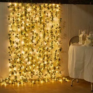 Kunstmatige klimopslinger met ledverlichting – hangende groene wijnstok met kerstverlichting voor slaapkamerdecoratie, bruiloft, thuisfeest en bohostijl