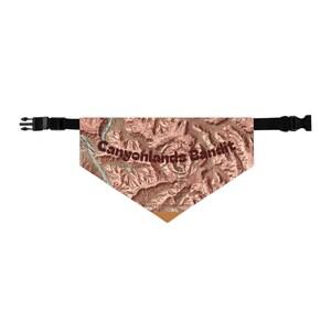 Canyonlands Relief Map Stilvolles Haustier-Bandana-Halsband - Perfekt für modische Fidos