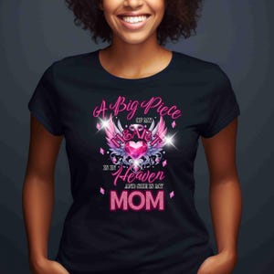 Een groot deel van mijn hart is in de hemel, mama, png | Memorial Mom-sublimatieontwerp | Pink Angel Wings Heart digitale download
