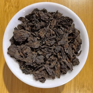 Yi Wu 2017 Shu Puer – Aged Fermented Black Tea from Yunnan (Loose Leaf, 25g/50g/100g)
