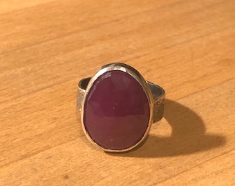 Anillo de zafiro rosa: zafiro rosa, joyería de tierra interior, anillo hecho a mano, joyería boho, orgánico terroso, joyería de piedras preciosas, anillo de plata