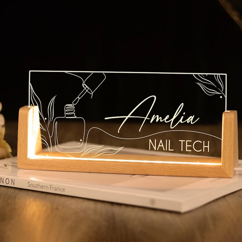 Custom acrylic desk name plaque for nail technicians, featuring stylish personalization and durable design. Ideal as a Christmas gift, birthday present, or salon décor for nail stylists and beauty experts.