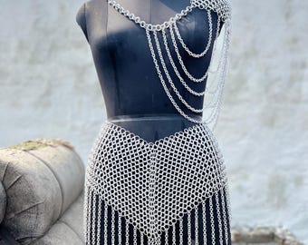 Aluminium-Kettenhemd-Set, Damenoberteil und Rock für mittelalterliches Cosplay