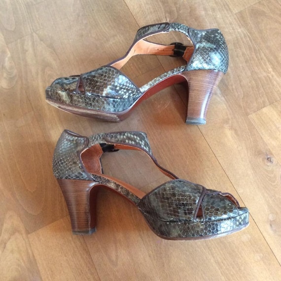 Chie Mihara Platform shoes 40s style Sandals