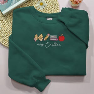 Custom Teacher Name Embroidered Sweatshirt Cute Pattern Teacher Embroidered Crewneck Cute Teacher Spirt Wear Gift For Your Teacher