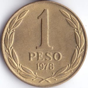 Puede incluir: Una moneda de color bronce con el número 1 en la parte superior. La palabra "PESO" y el año "1978" están inscritos debajo. La moneda está rodeada por un diseño de corona de laurel. El diámetro de la moneda es de aproximadamente 2,5 cm.