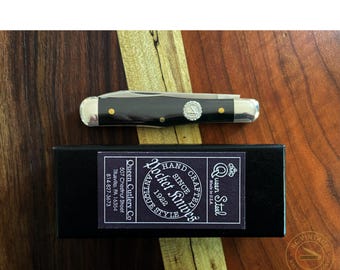 Vintage 2005 Queen Cutlery NKCA Youth Knife – 1 of 400 – Buffalo Horn Coke Bottle Folder – With Box – Made in USA