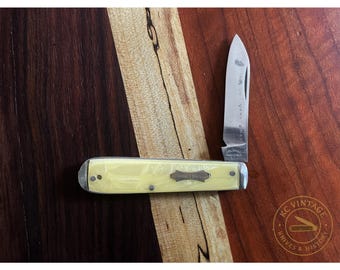 Vintage 1950s Colonial USA Kinney Shoes Advertising Knife – Yellow Celluloid Handle, Single Blade Pocket Knife
