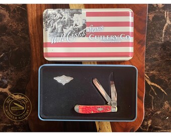 Vintage 2004 Case XX Trapper Knife – Red Jigged Bone Handles – USA Made – W.R. Case & Sons Commemorative Tin